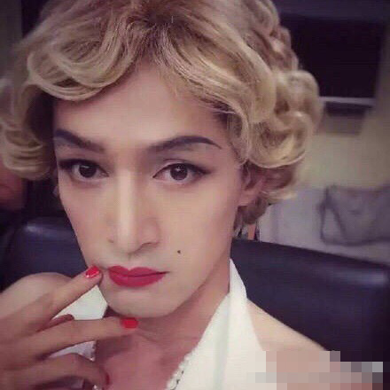 钟汉良胡歌李易峰女装照 细数男星搞怪惊艳照