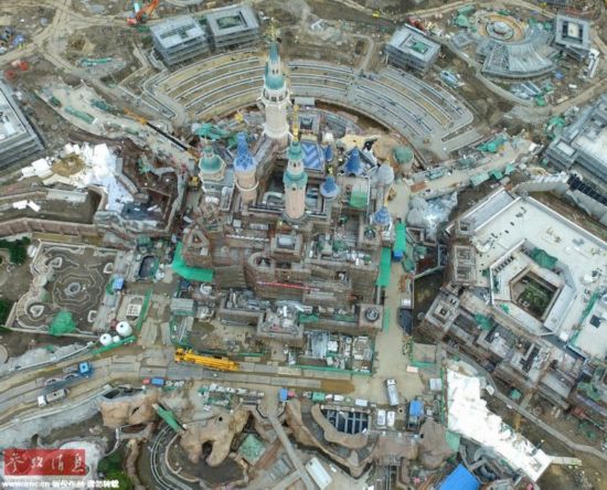 上海迪士尼建设4年半 俯瞰大城堡露真容
