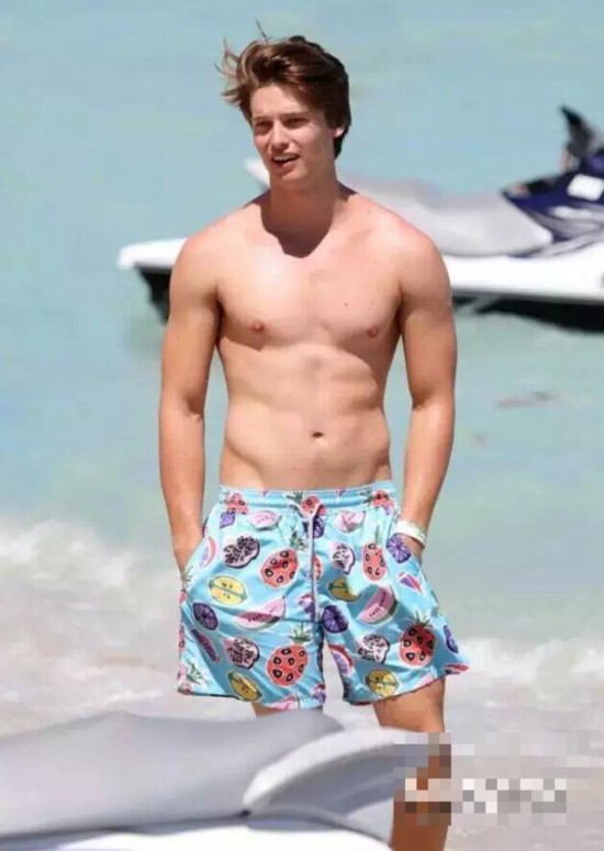 最强基因星二代:史泰龙德普女儿 施瓦辛格儿子