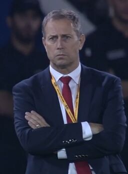 国足输球佩兰呆若木鸡 留给他的时间不多了