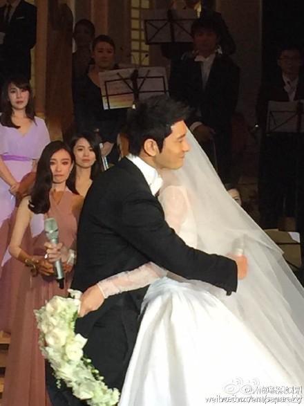  林志玲抢到捧花 王诗龄当花童 黄晓明热舞模仿