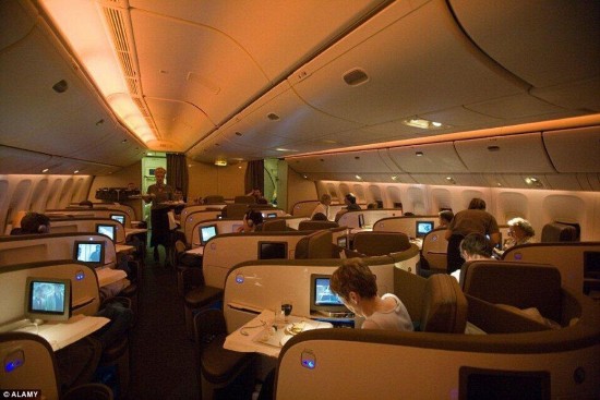 超速列车虚拟旅行太炫酷!未来旅游是这样