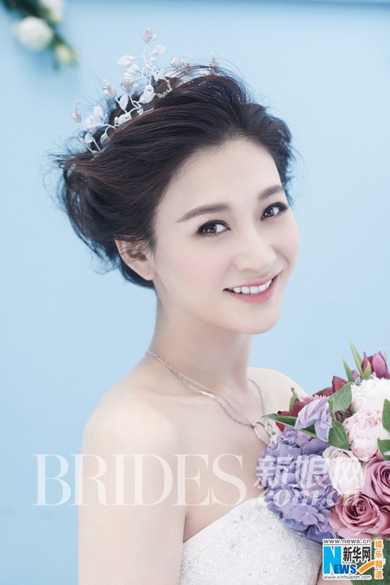 李小冉封面大片完美演绎幸福新娘 纯美不失性