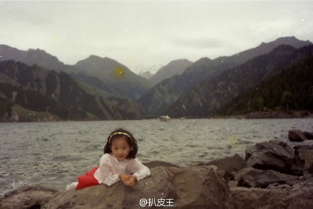 宋茜童年照四肢 粗壮 网传家境殷实爸爸总裁妈