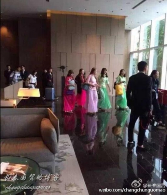 壕出新高度!黄晓明baby婚礼解析 4个保险箱装