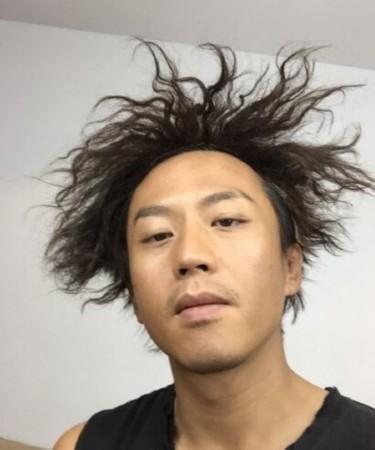 邓超晒爆炸头秀英文祝福baby 跑男情史郑恺鹿?未婚--江西频道--人民网