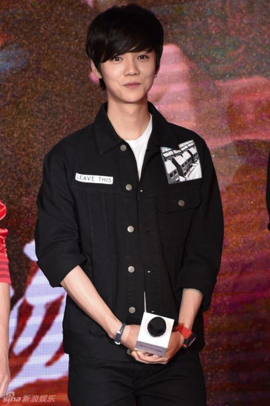 跑男3发布会群星乱舞鹿晗抢镜 Angelababy紧身