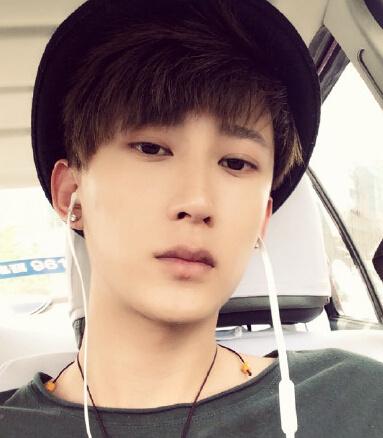 男版周迅同性结婚 曝金朴俊张耘硕恩爱接吻照