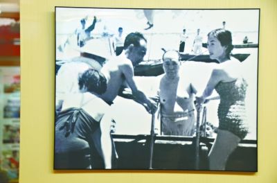 毛泽东最后一次畅游长江登艇照片亮相(图)