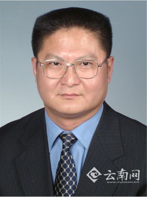 杨光银,男,彝族,1965年8月生,中央党校研究生学历,中共党员,1983年8月
