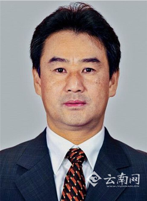 基伍董事长张文学简历_鸿星尔克董事长