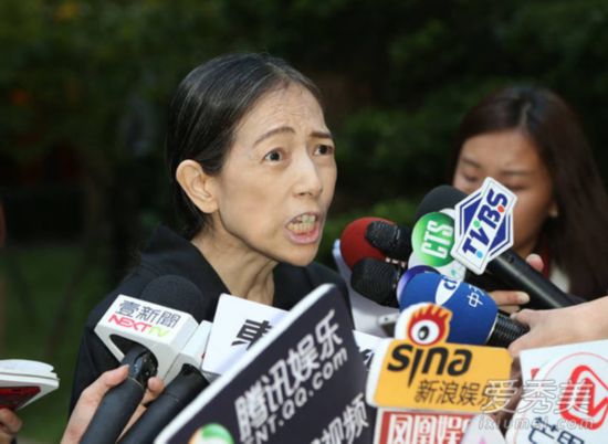 富婆许纯美遭第5任丈夫抛弃欲跳楼 放弃10亿身