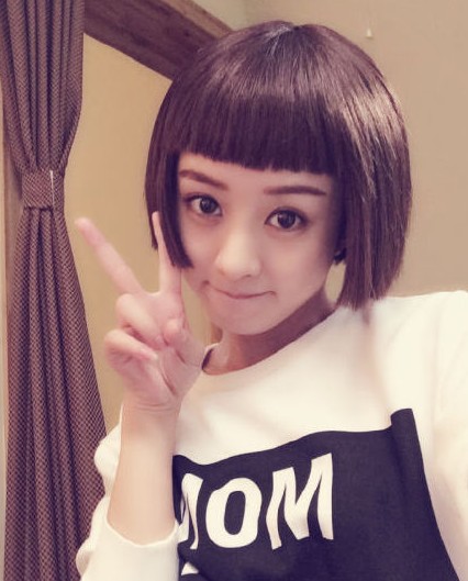 赵丽颖28岁生日大眼呆萌惹人爱 生活照美翻