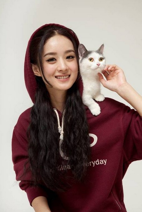 赵丽颖28岁生日大眼呆萌惹人爱 海量剧照私下