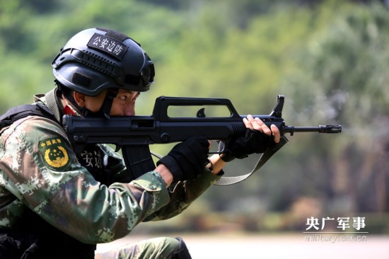 直击边防特种兵神枪手快速射击 砺练南粤劲旅