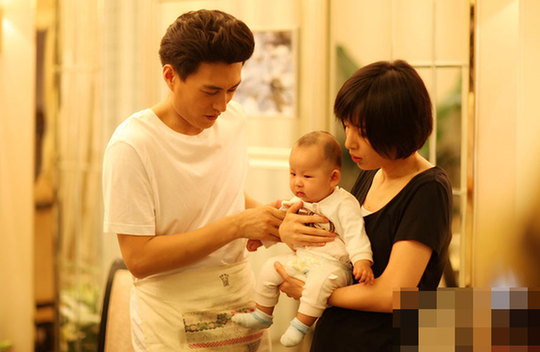 《琅琊榜》靳东走红史 妻子李佳是赵薇同班同学