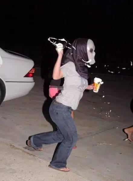  郑嘉颖 约陈凯琳 与记者 发生 冲突  盘点明星与狗