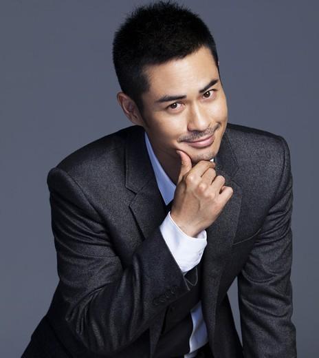 郑嘉颖与记者冲突 风流八爷性感尤物缠绕揭情