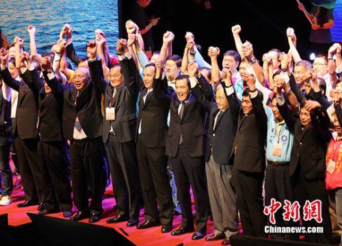 10月17日，國民黨召開第19次全代會臨時會議，表決廢止洪秀柱提名，征召朱立倫參選