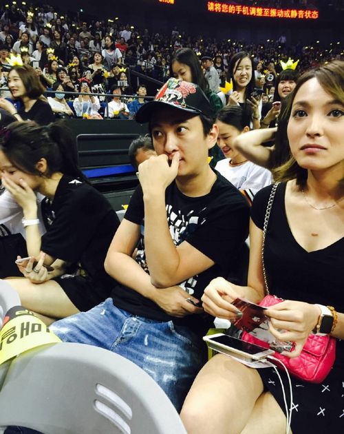 王思聪卡包丢失求助网友 留助理电话被打爆