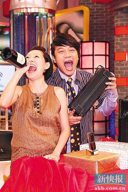 《康熙来了》12年赚4亿! 康熙 有望大银幕再聚