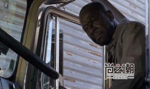 《行尸走肉》第六季第二集:平头女不再平庸 卡