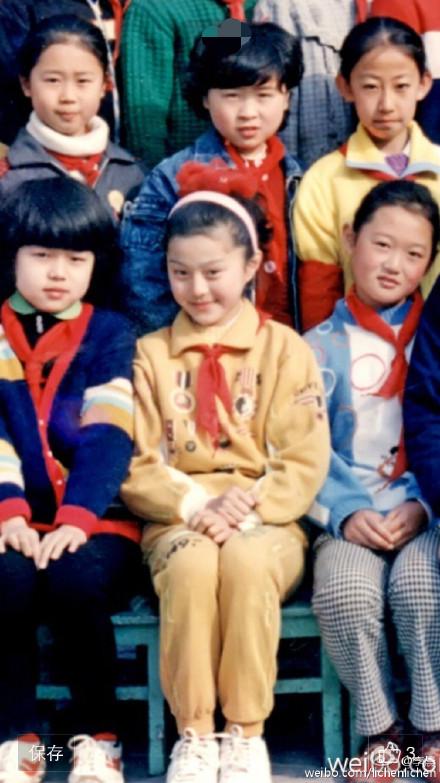 郑恺晒童年照萌翻喊话女友哥有车 曝明星童年