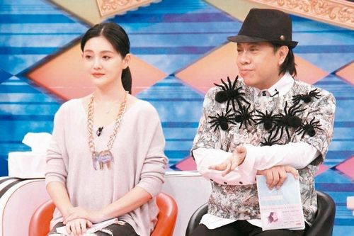 盘点《 康熙来了 》近3000期  蔡依林罗志祥 聊低