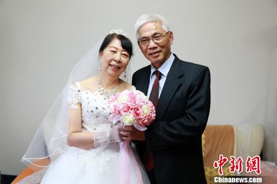 口述拍婚纱照_拍婚纱照美甲