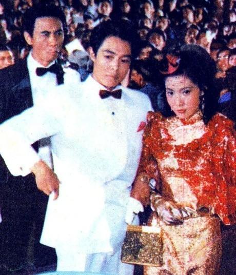 林芳兵爱子曝光手插<em>口袋</em>长相出众 揭林芳兵儿