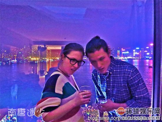 周华健混血女儿近照曝光 长相不随爹