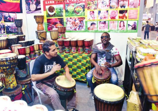 周末到西部进口展逛免税店 各国商品随便挑