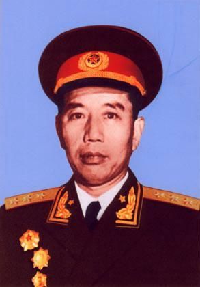 揭秘:毛泽东为何选择王震坐镇新疆平叛