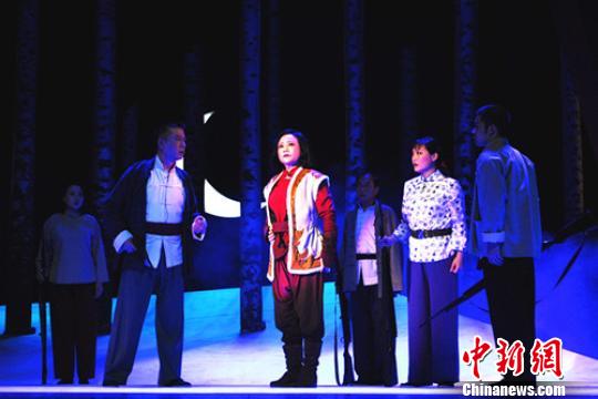 新编沪剧《赵一曼》在赵一曼出生地宜宾上演(图)