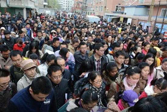 国考130万人过审百余岗位零报考 国考降温引热