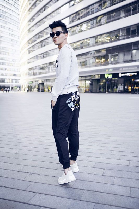 《坏蛋必须死》乔振宇跨界玩时尚 街拍酷帅写