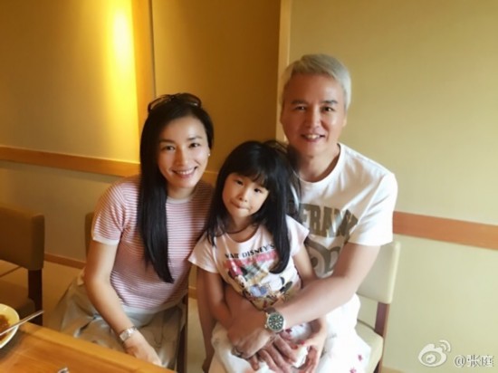 张庭晒老公熟睡照 盘点张庭林瑞阳恩爱照(组图