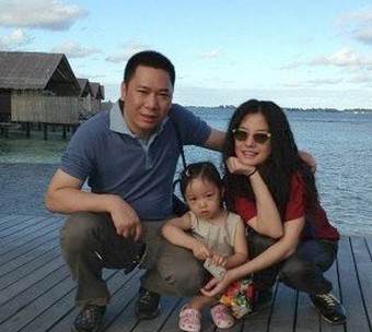 赵薇与黄有龙罕见合照秀恩爱 娱乐圈低调明星夫妻盘点