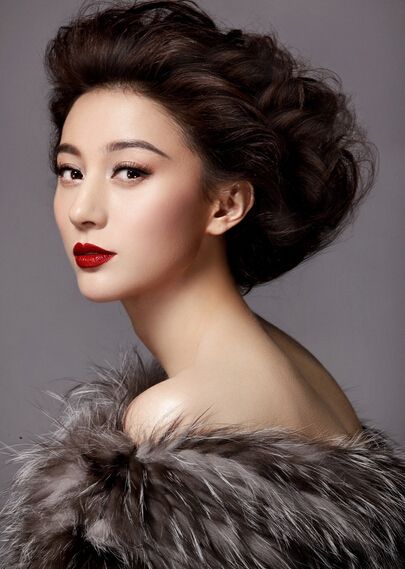 传尤小刚邬倩倩秘密离婚 新欢周庭伊钻戒抢眼