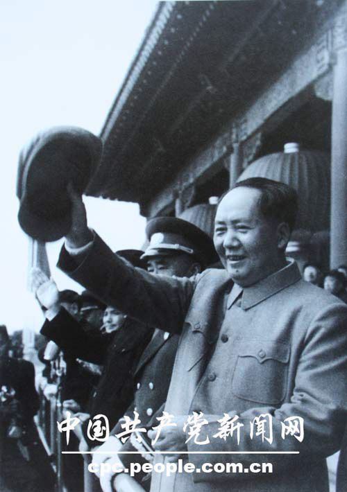 新中国成立后,曾连续11年举办国庆阅兵.