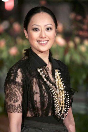 章小蕙继而与香港富商陈曜旻同居,两年后,陈曜旻正式向法庭申请破产
