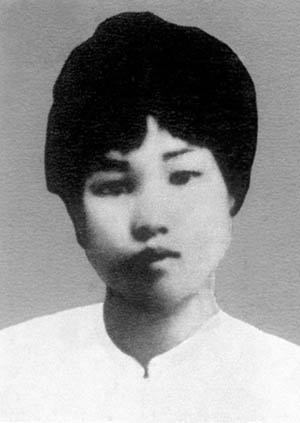 毛泽东一生题诗赞美的五个女人(图)