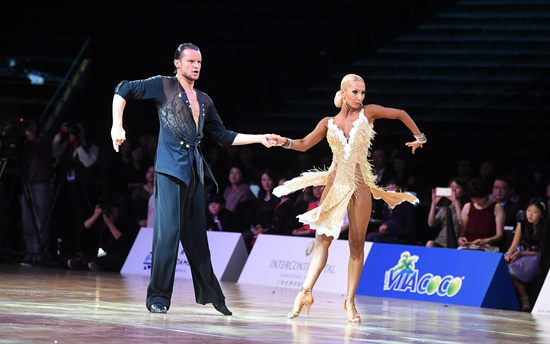 回向国标舞上海公开赛上演 舞林高手决出新科