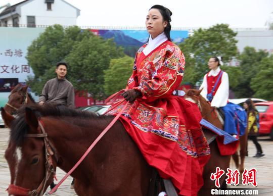 各地同袍齐聚西塘汉服文化周