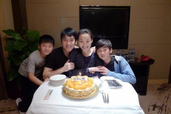  王力宏一家合照 曝光 明星罕见全家福盘点(组图
