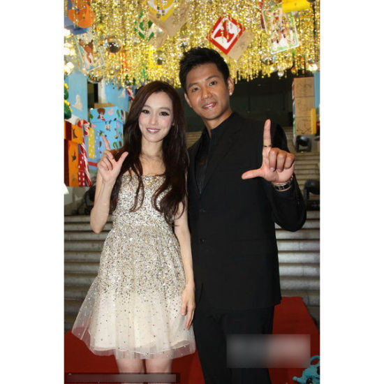  王力宏一家合照 秀幸福 明星夫妻合影哪对最甜