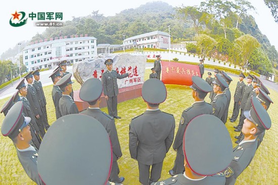 尊干爱兵,模范践行.