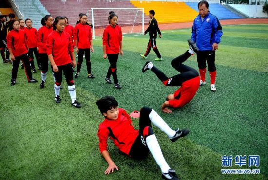 深山孩子的足球梦