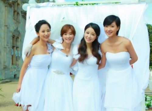 宋茜赵丽颖杨幂唐嫣 新生代小花新娘装谁最美艳