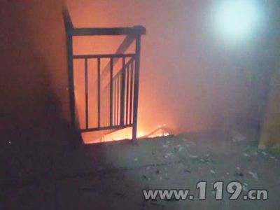 门市起火蔓延封锁楼道 盐城消防分点控制[图]